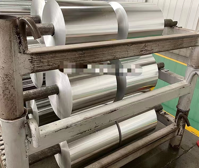 Aluminijasta folija za uporabo