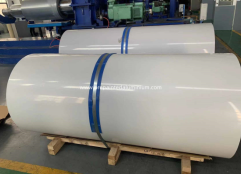 Πλάτος 2500 mm Προβαμμένη πλάκα αλουμινίου Εξαιρετικά ευρεία επίστρωση αλουμίνιο που χρησιμοποιείται για αμάξωμα φορτηγού ή φορτηγού