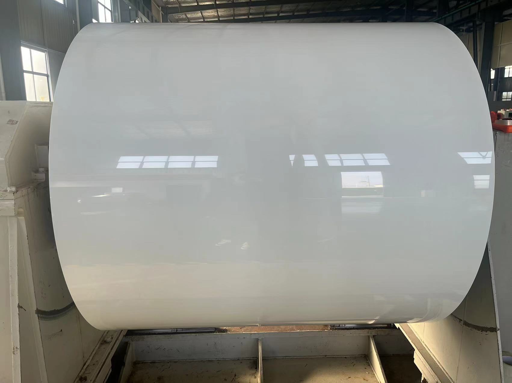  Gegelung Aluminium Bersalut Warna Putih Permukaan Berkilat Tinggi