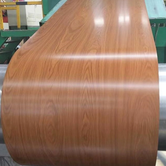 Modello progettato in legno della lega 3003 H24 che riveste lo strato di alluminio preverniciato della bobina di alluminio 24Ga X 48 pollici per le facciate di costruzione