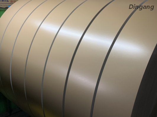 Kleurbedekte aluminium spoel-mat en glansafwerkings: veelsydige konstruksieboumateriaal